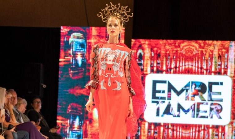 Emre Tamer Londra Moda Haftası'nda tasarımlarını sergiledi