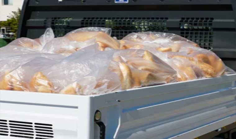 CHP'li belediyelerin ekmek dağıtması da yasaklandı!