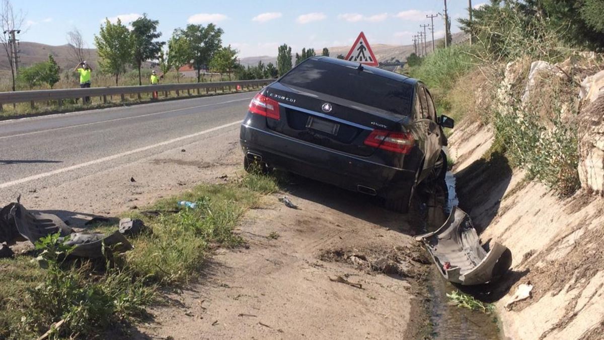 Sinop Valisi'nin içinde bulunduğu otomobil kaza yaptı: 1 ölü, 5 yaralı