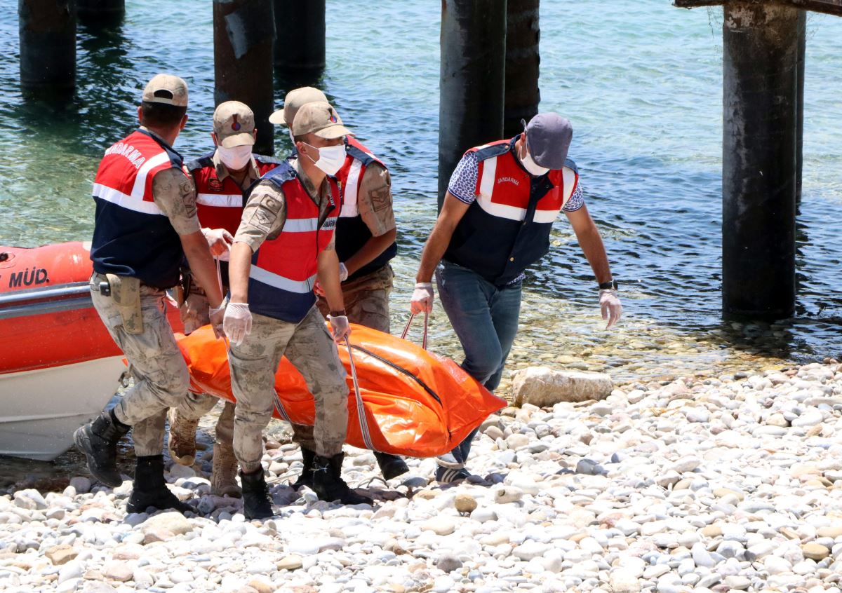 Van Gölü'ndeki tekne faciasında bir kişinin daha cansız bedenine ulaşıldı