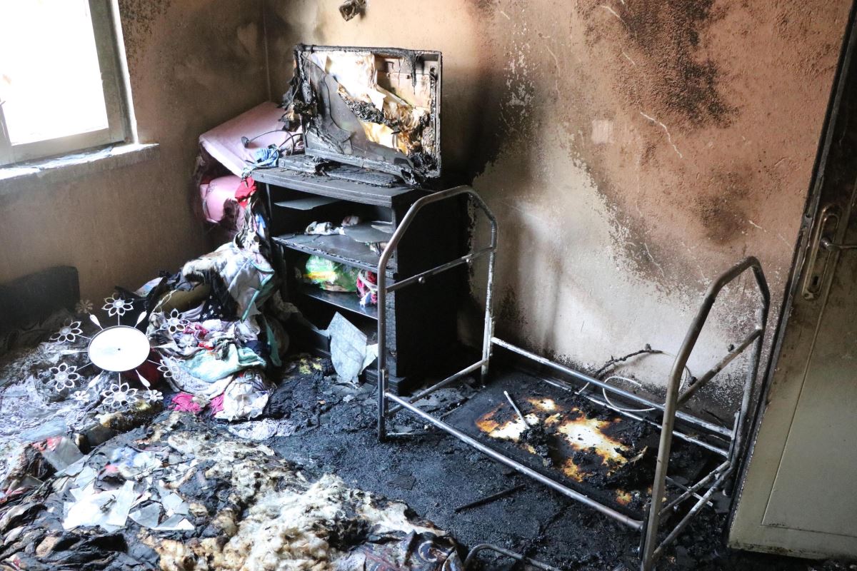 Denizli'de evde çıkan yangında 5 aylık bebek öldü, 2 yaşındaki ablası da yaralandı