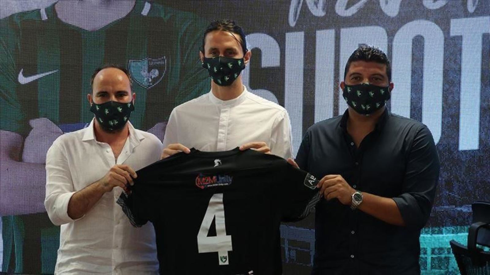 Denizlispor'a Sırp oyuncu Subotic nedeniyle transfer yasağı geldi