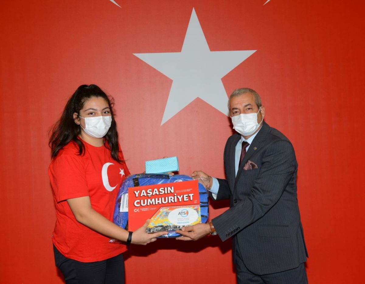 Antalya Ticaret ve Sanayi Odası'ndan 'Yaşasın Cumhuriyet' turnuvası