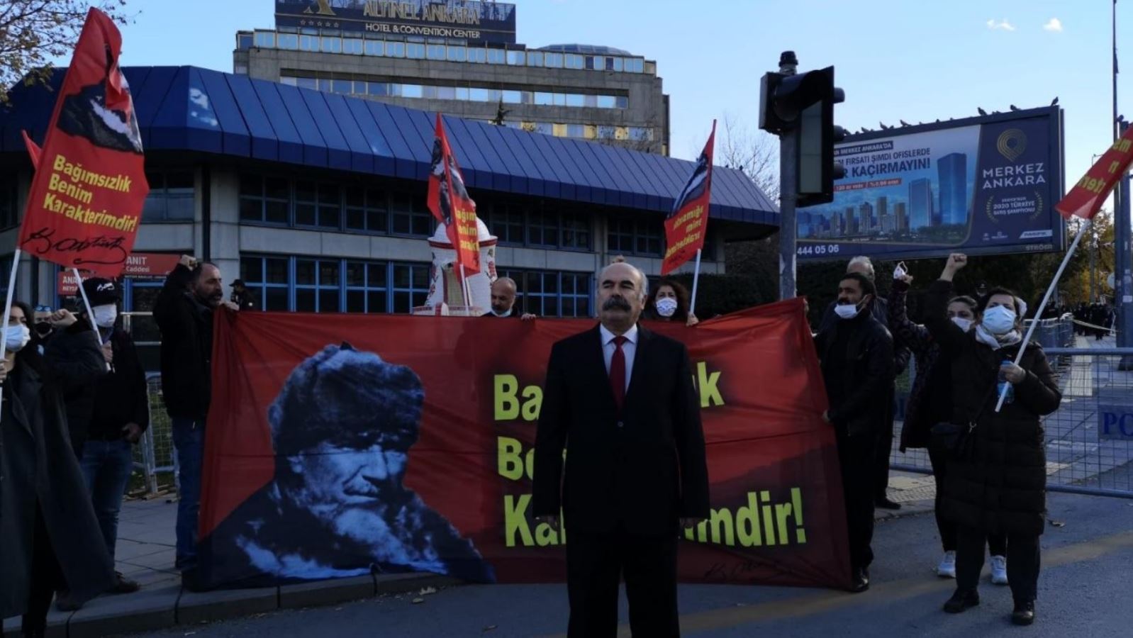 Atatürk'ün o sözlerine Anıtkabir'de yine polis engeli