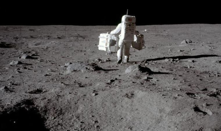NASA'nın Ay'a insanlı uçuşu 2025'e ertelendi
