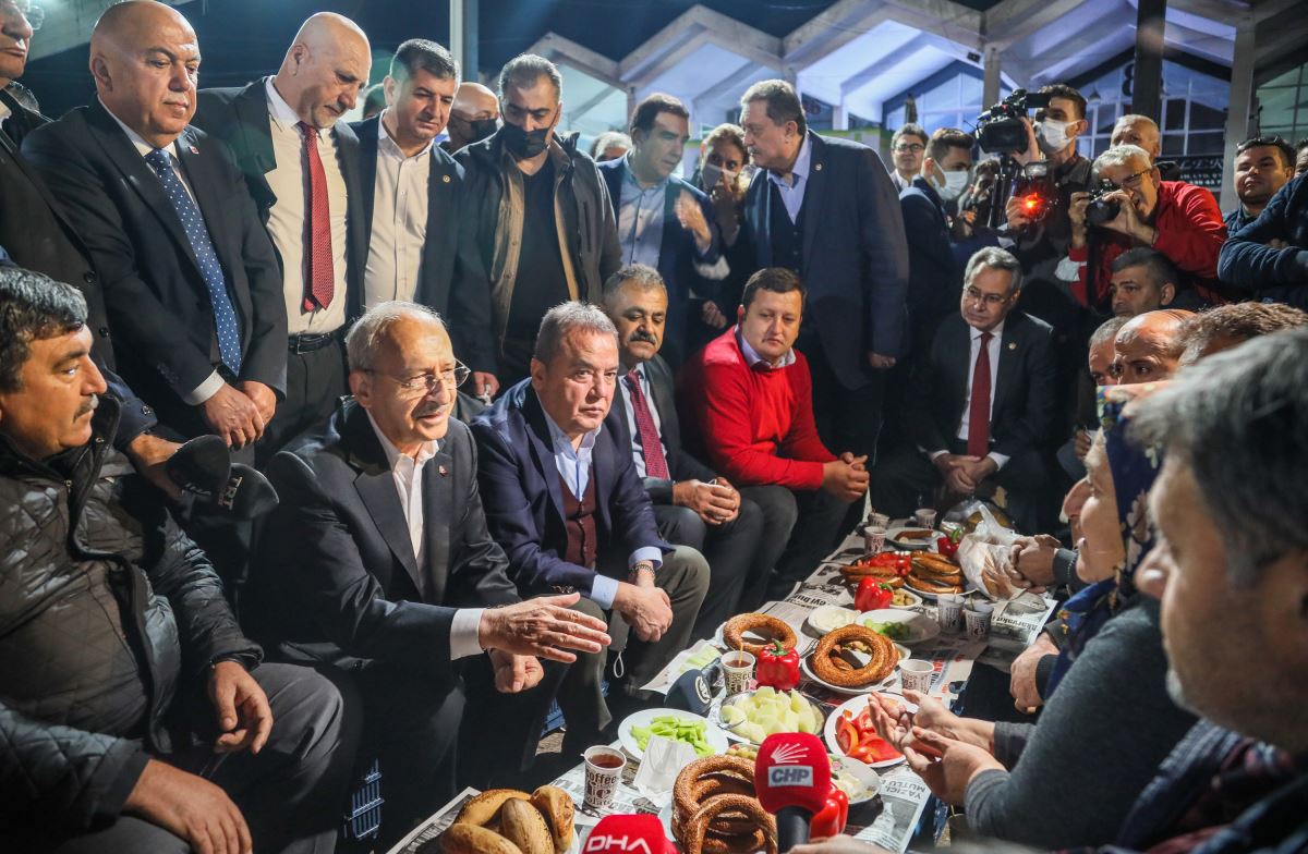 Kemal Kılıçdaroğlu'ndan saat 05.00'te ziyaret: "Az kaldı inşallah beraber çözeceğiz"