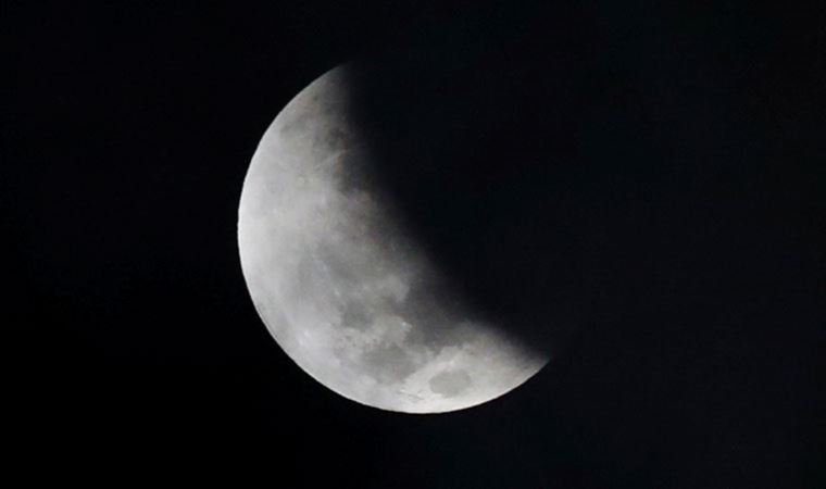 Son 580 yılın en uzun Ay tutulması başladı... Bir sonraki Ay tutulması ne zaman?