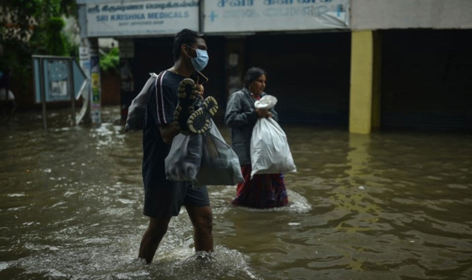 Hindistan'ı sel vurdu: 35 ölü, 100'den fazla kayıp