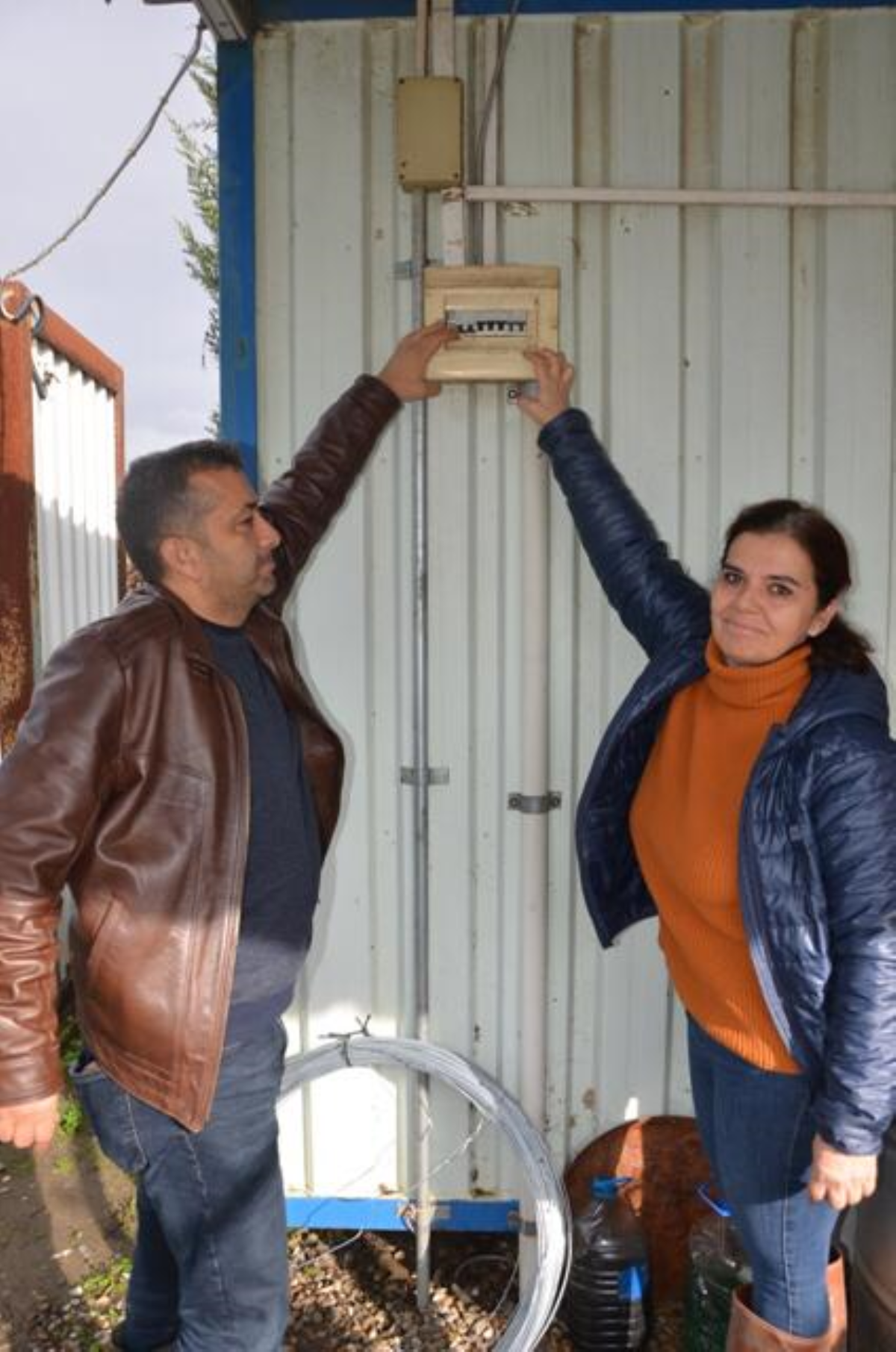 Aydın'da tavukçuluk yapan iki kardeş, maliyetler karşısında çiftliğini kapattı
