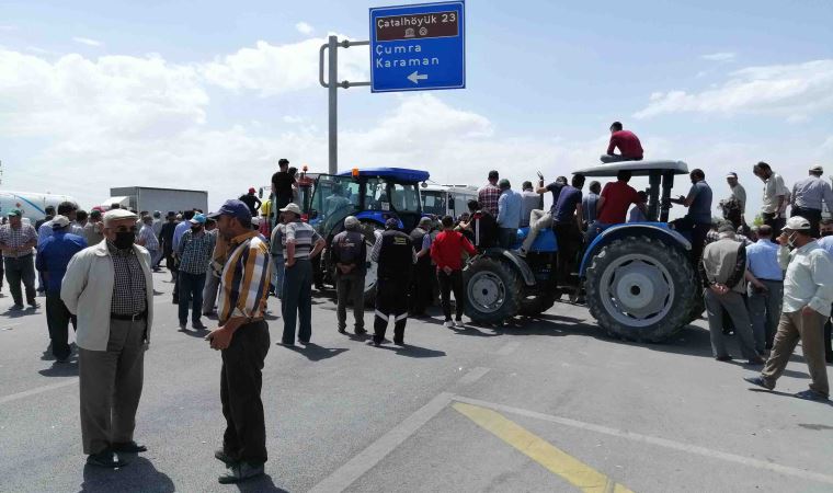 Konya'da çiftçiler isyan etti: Konya-Adana yolunu traktörlerle trafiğe kapattılar