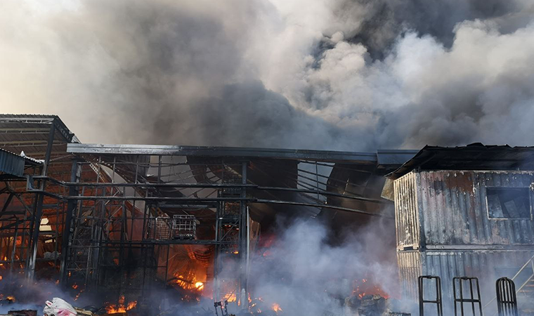 Mersin Organize Sanayi Bölgesi'nde fabrika yangını
