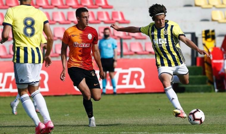 16 yaşındaki Fenerbahçeli Arda Güler parmak ısırtıyor!