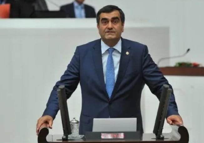“AKP’nin umursamazlığı tüm ülkeyi yakıp kavuruyor”