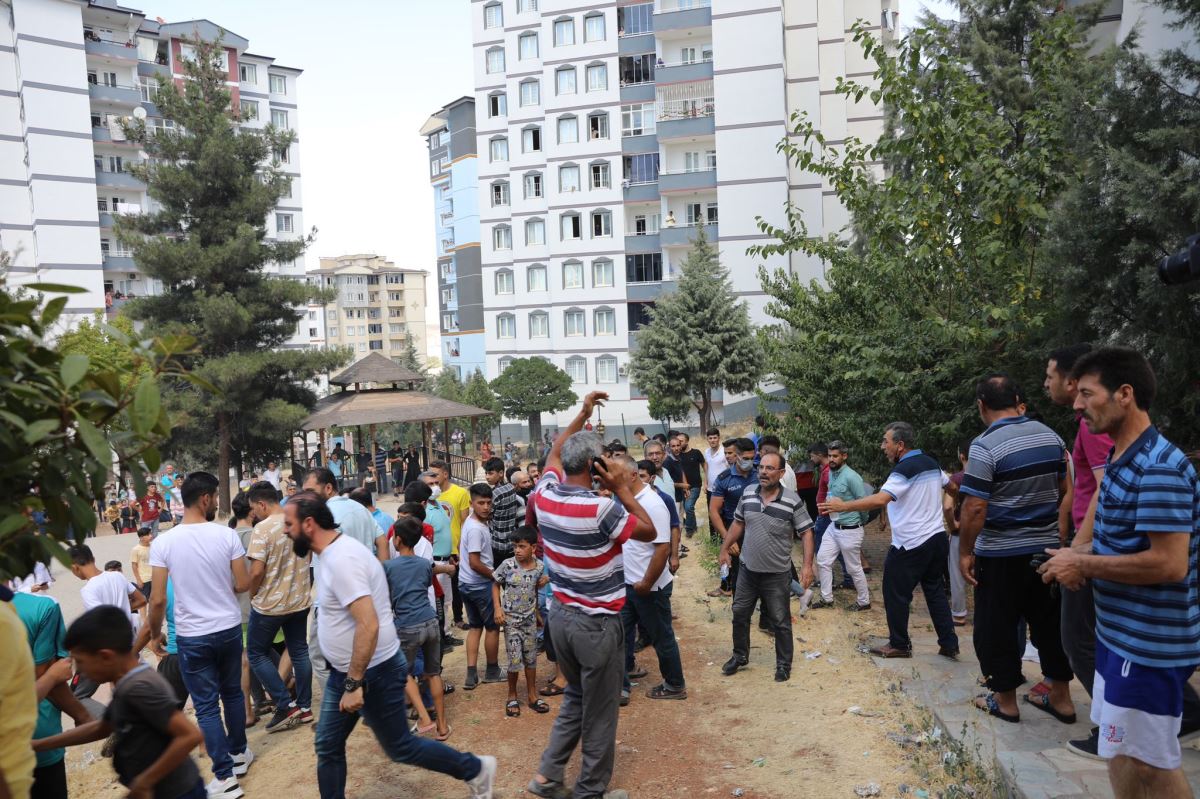 Gaziantep'te apartmanda çıkan yangın nedeniyle bina tahliye edildi