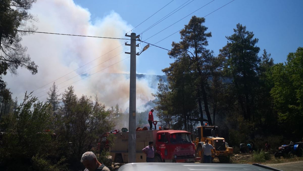Son dakika... Bucak'ta orman yangını! Köyler boşaltıldı
