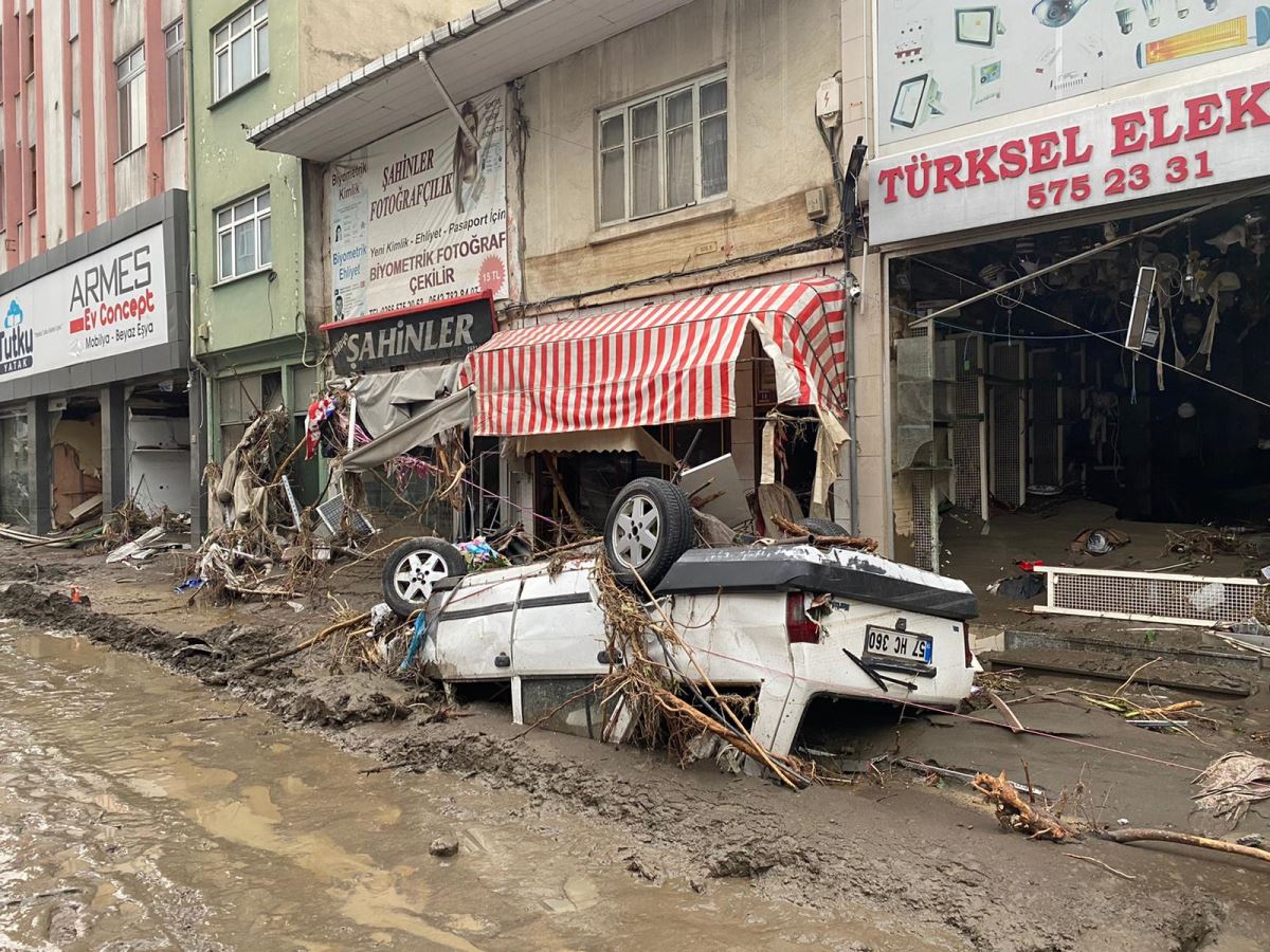 Kastamonu'da sel felaketinde can kaybı 25'e yükseldi