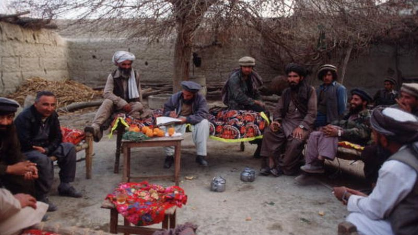 Taliban: Afganistan'da 20 yıl sonra yeniden kontrolü sağlayan örgüt nasıl kuruldu, bugünlere nasıl geldi?