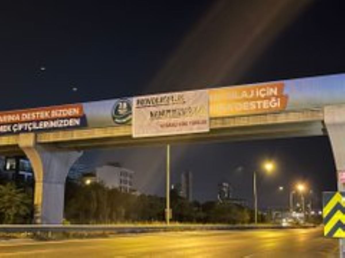 Bu kez ‘Vicdanlı Genç Türkler’ imzasıyla karşı pankart astılar