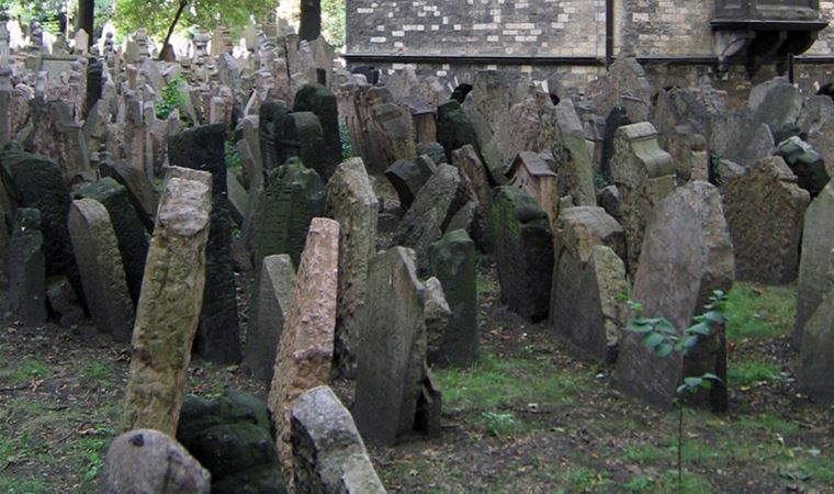 Mezar taşlarında tarih