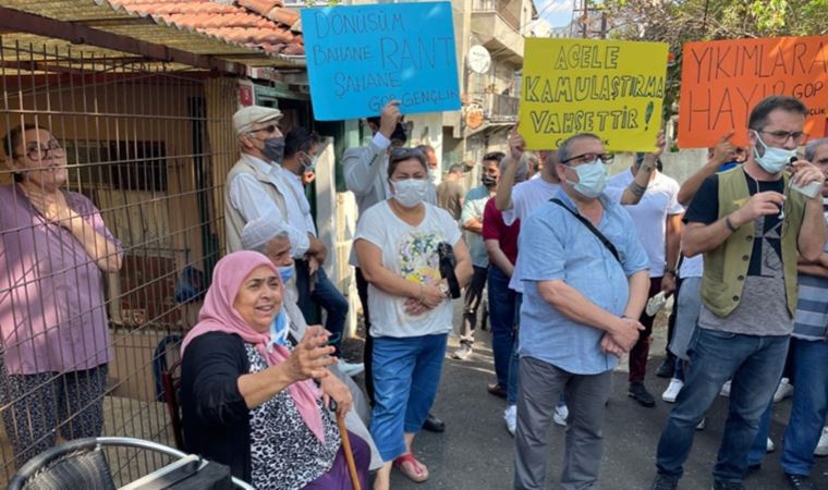 Gaziosmanpaşa'da mahalleliler, tahliye kararı verilen evlerini boşaltmamak için eylem yaptı