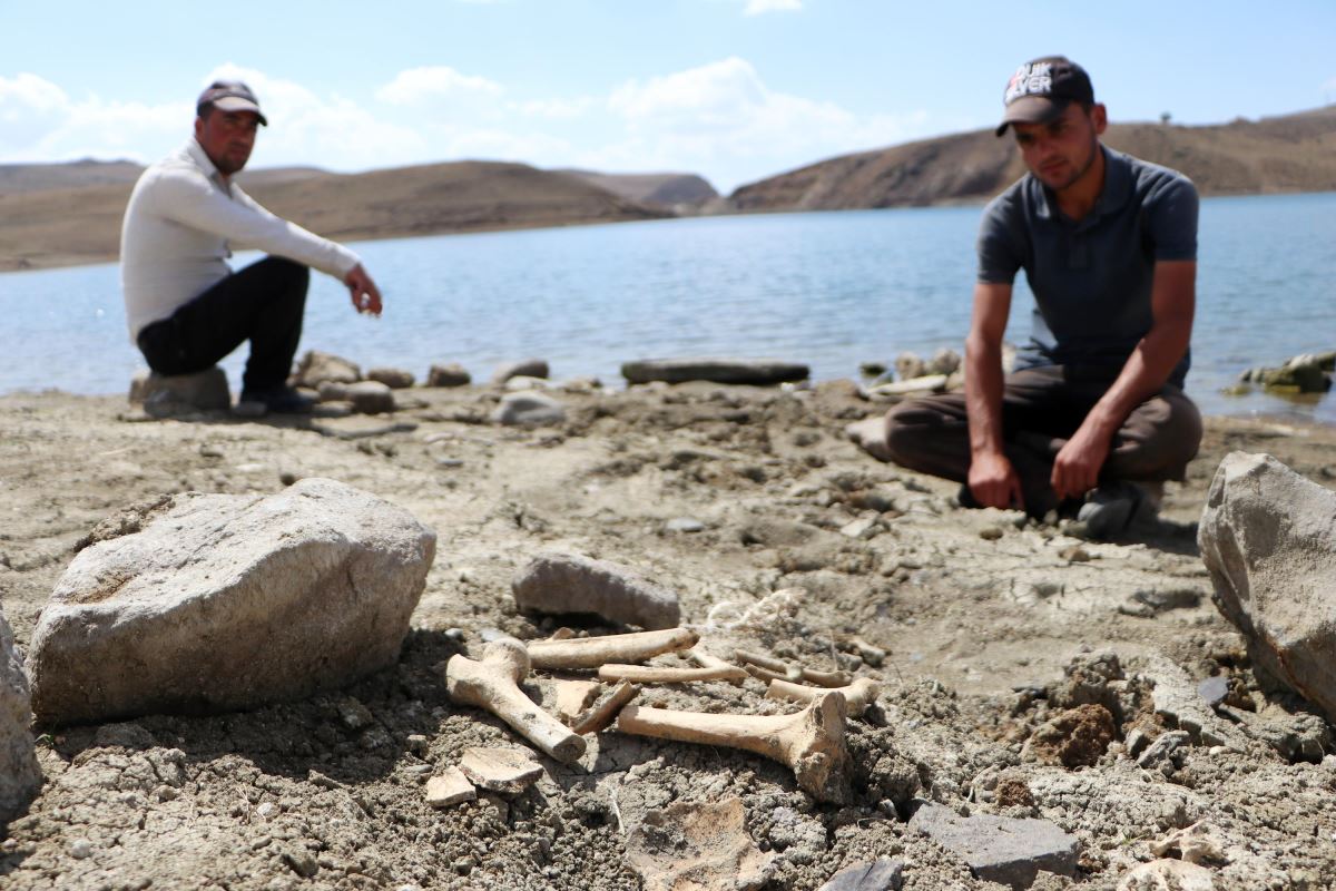 2005'ten beri görülmüyordu: Palandöken Barajı'nda insan kemikleri kıyıya vurdu