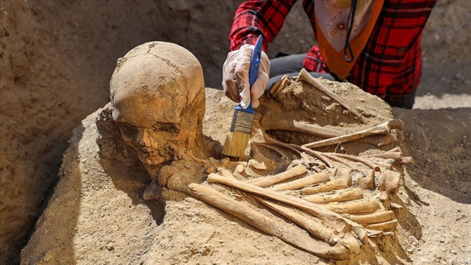 Çavuştepe Kalesi'nde yeni mezar tipi ortaya çıkarıldı