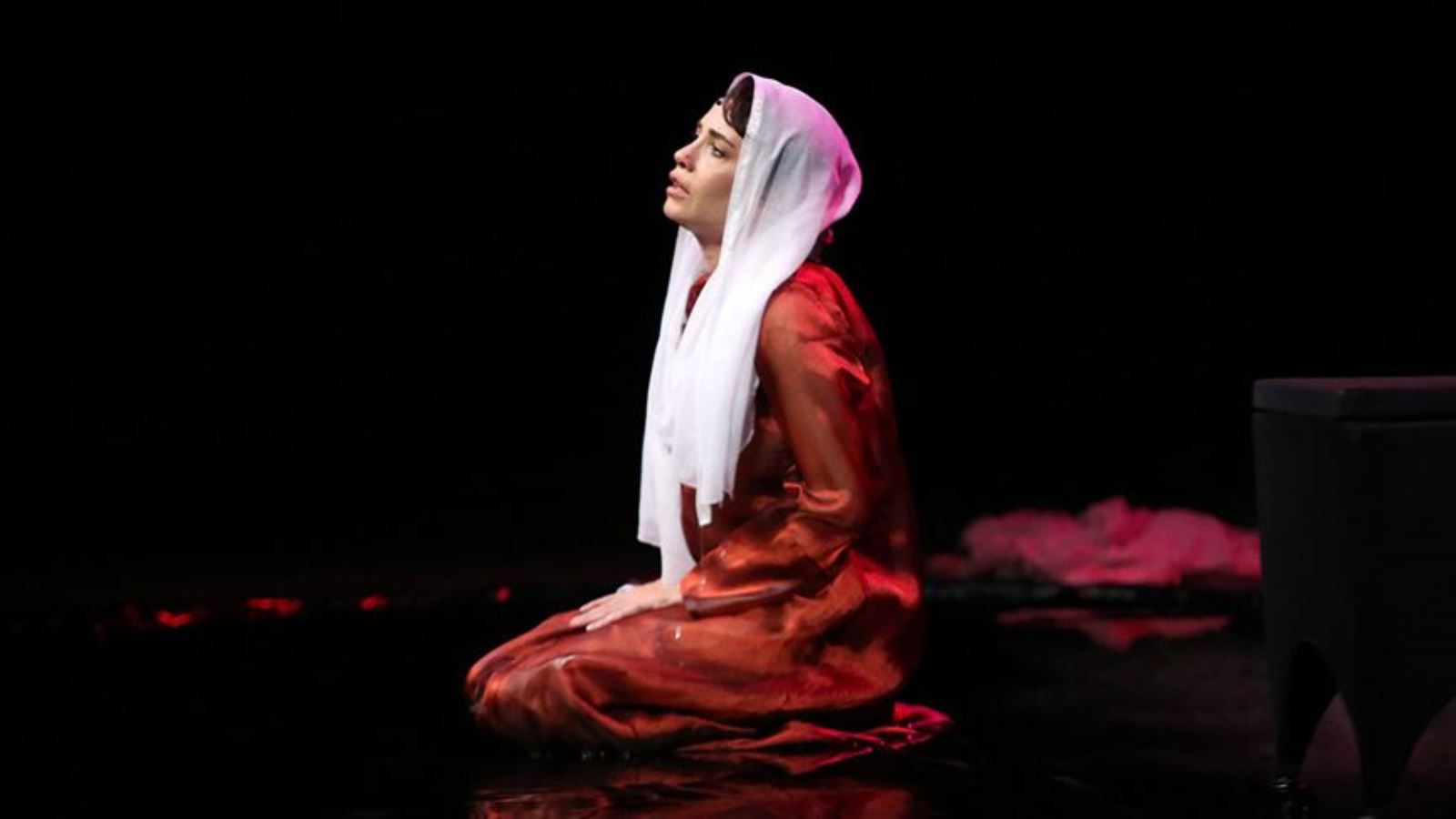 Songül Öden'den etkileyici bir performans: 'Lal Hayal'