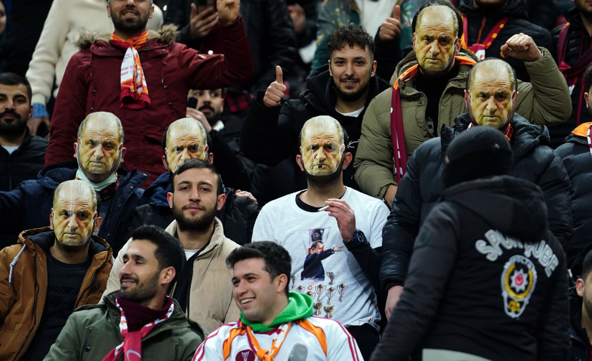 Galatasaray taraftarından Burak Elmas'a Fatih Terim çağrısı