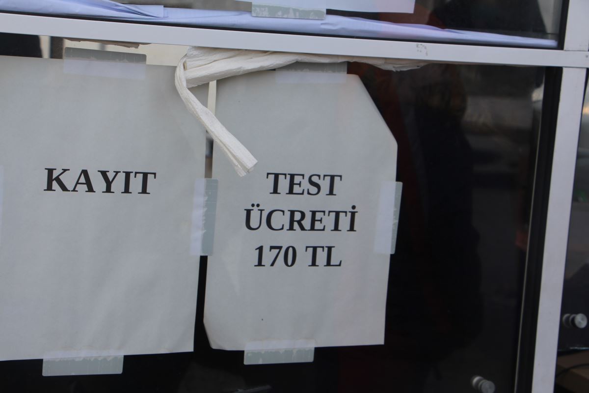 Bulgar turistler PCR testlerini ucuz olduğu için Edirne'de yaptırıyor