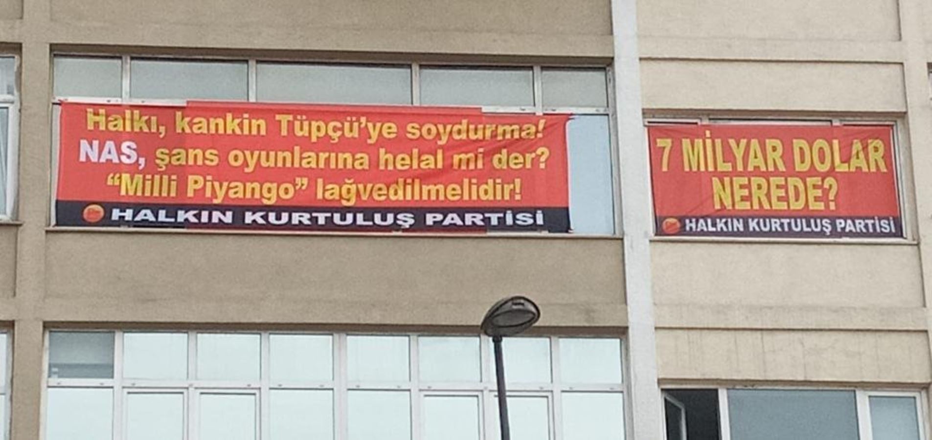 HKP'den Erdoğan ve Demirören'i kızdıracak pankart