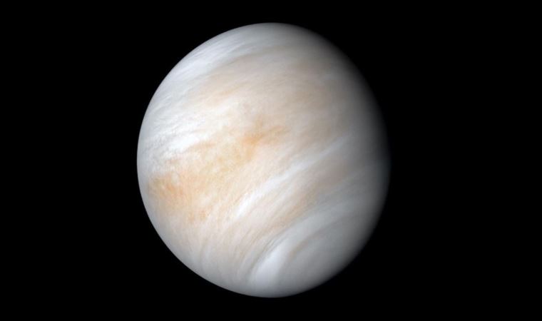 NASA’nın Güneş kaşifi, Venüs’ün yüzeyini ilk defa görünür ışıkta fotoğrafladı