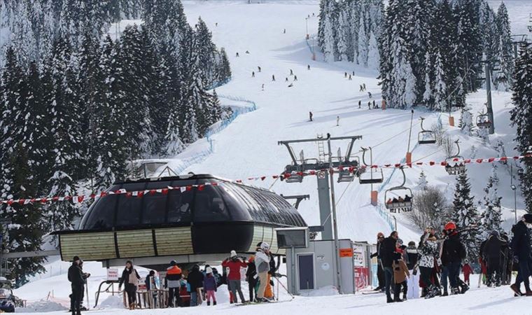 Ilgaz Dağı Kayak Merkezi hafta sonu birçok ilden ziyaretçiyi ağırlıyor