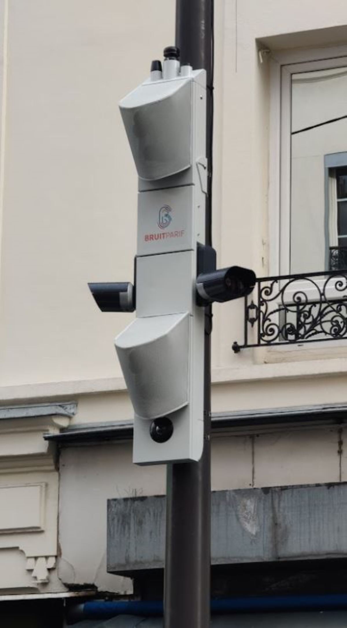 Paris’te ilk gürültü radarı kuruldu: Araçların gürültü emisyonları ölçülecek