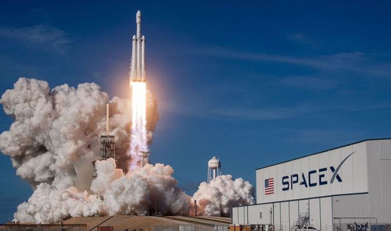 SpaceX üç yeni insanlı görev duyurdu: 'Çok daha derinlere gideceğiz'