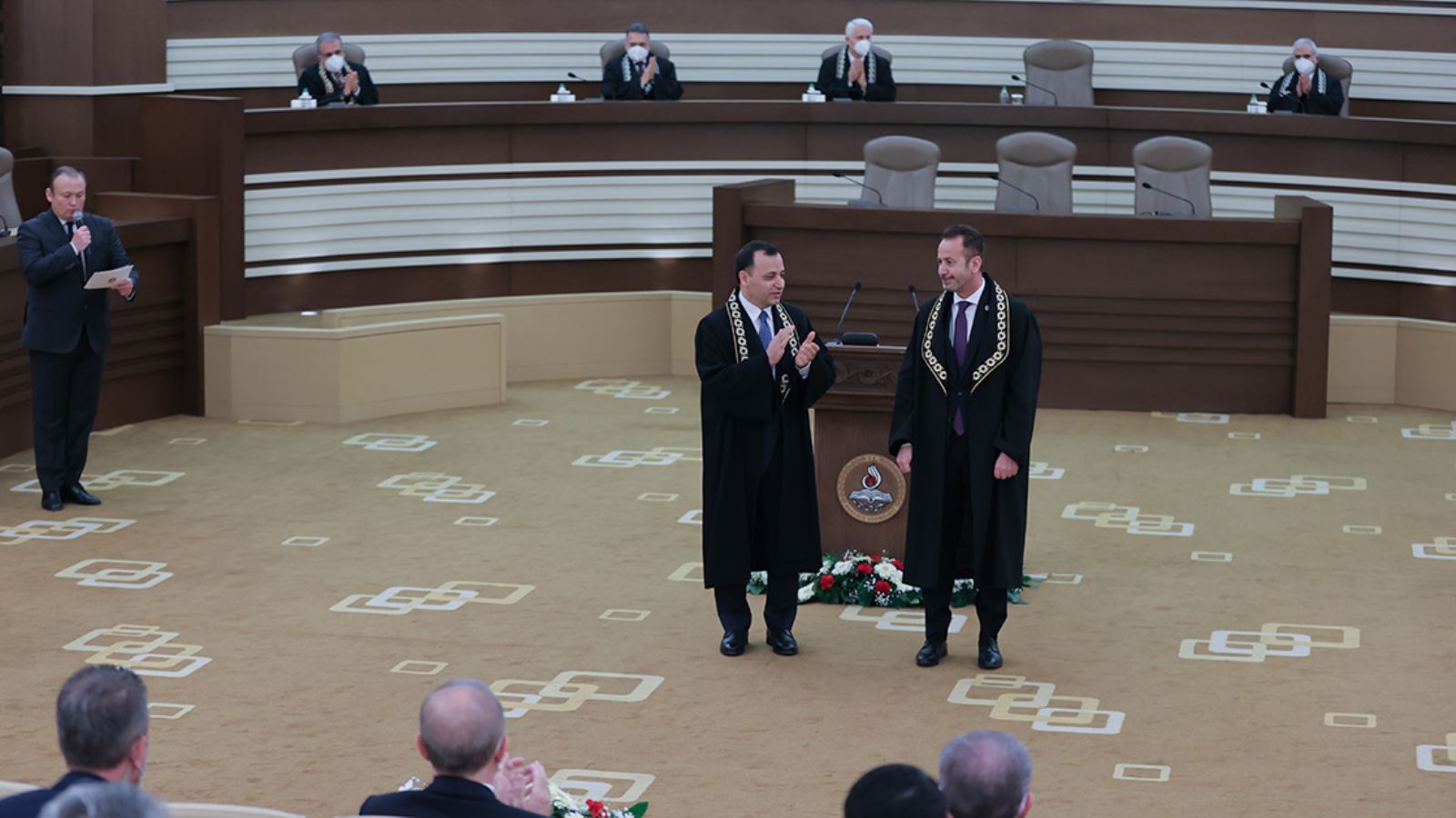 AKP'den milletvekili aday adayı olan ve AYM üyeliğine seçilen Kenan Yaşar için yemin töreni
