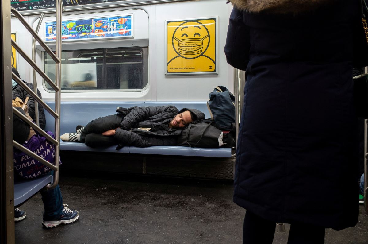 New York metro güvenlik planı şiddetli bir hafta sonundan sonra başlıyor