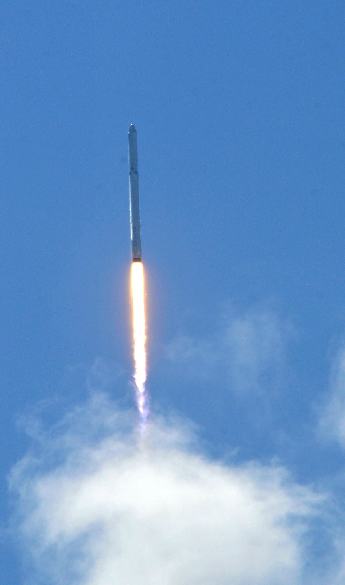 SpaceX uzaya yeni Starlink internet uyduları gönderdi