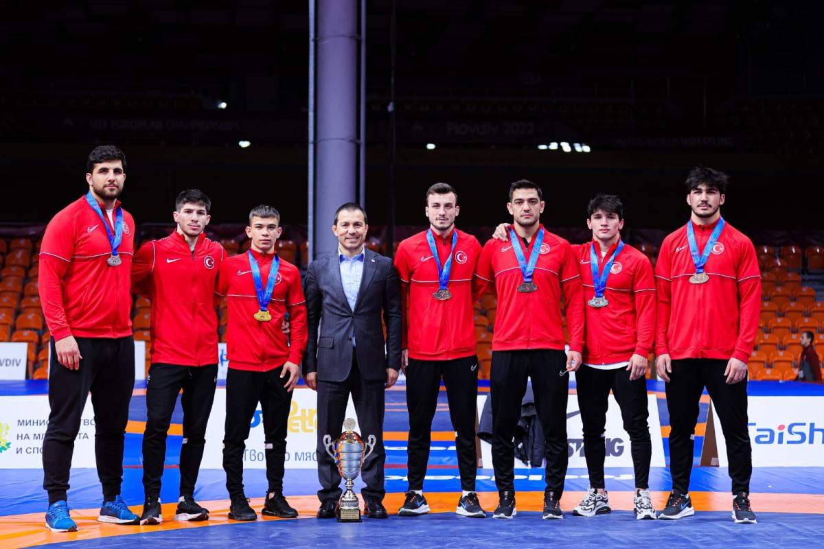 U23 Avrupa Güreş Şampiyonası’nda Türkiye, grekoromen stilde Avrupa ikincisi oldu