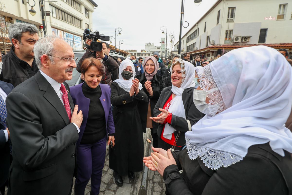 CHP lideri Kemal Kılıçdaroğlu Diyarbakır'da: 'Helalleşeceğiz, bir araya geleceğiz'