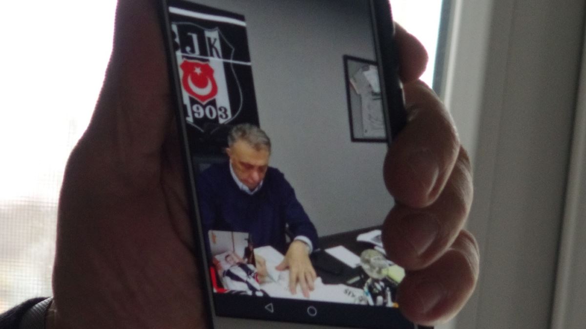 Başkan Ahmet Nur Çebi, 13 yıldır yatağa mahkum Beşiktaş taraftarı Zafer'in hayalini gerçekleştirdi