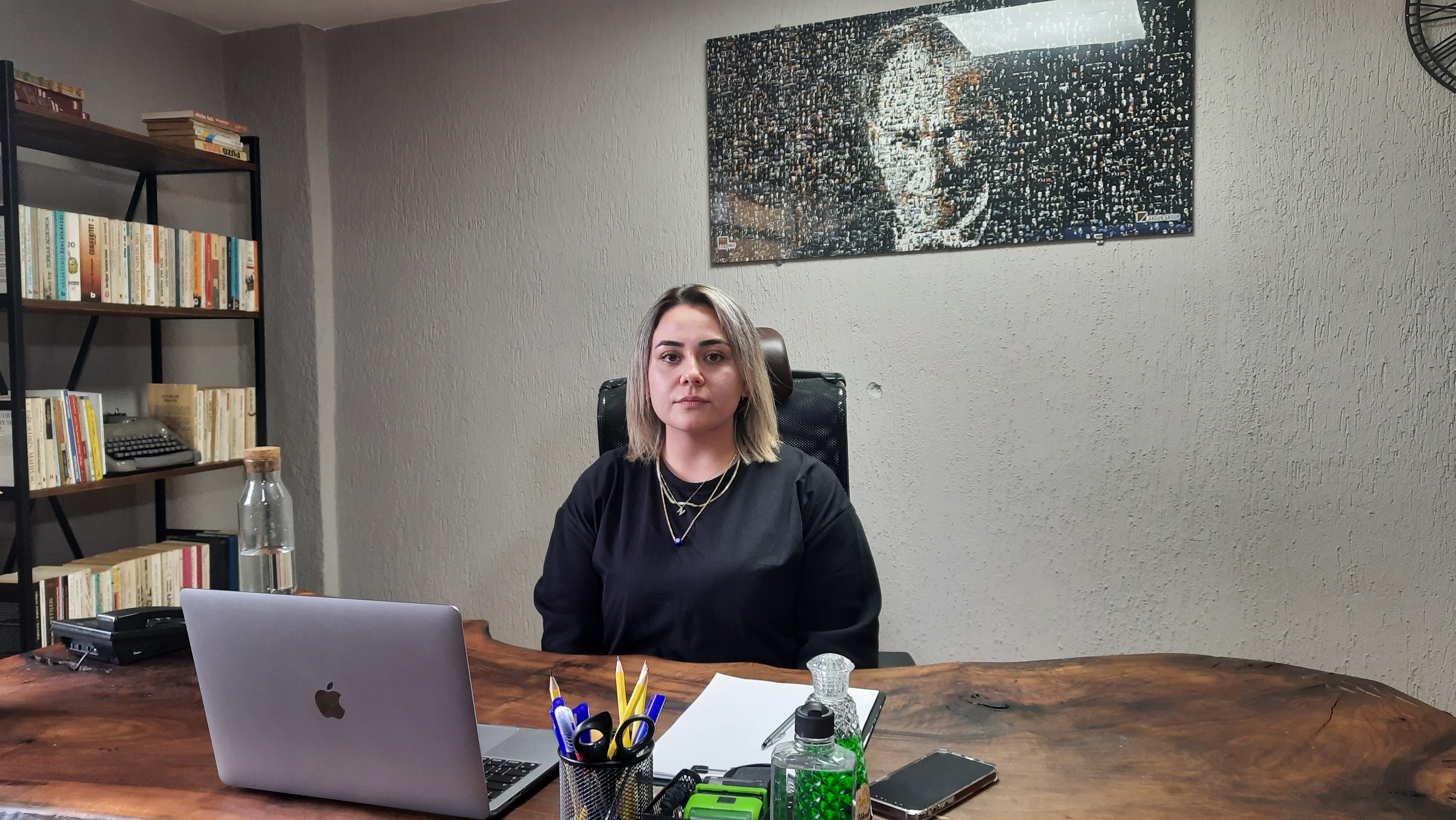 Gazeteci Güngör Arslan'ın öldürüldüğü ofis yeniden açıldı; kurşun izleri duvarlarda duruyor