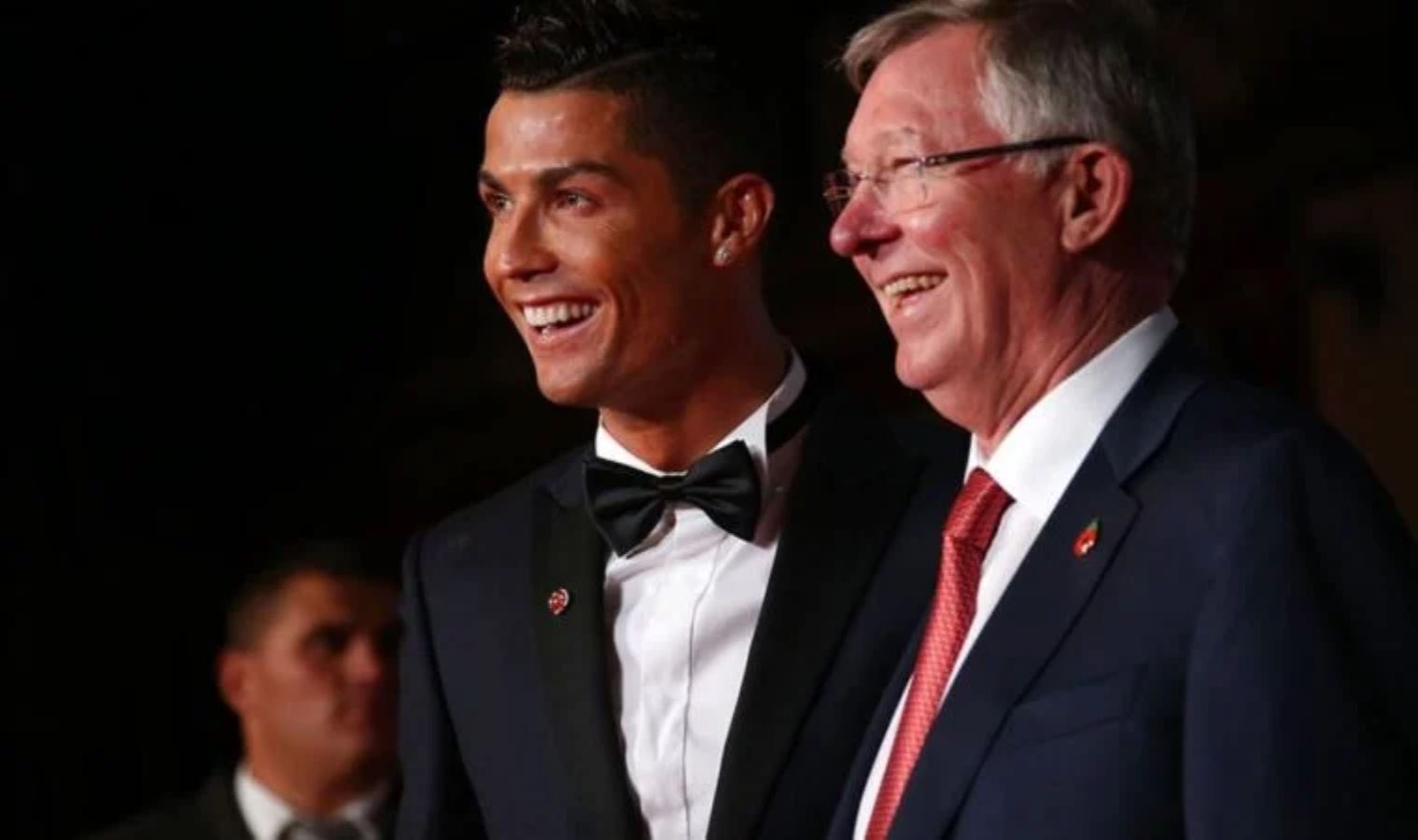 Alex Ferguson, Manchester United'a teknik direktör olarak Carlo Ancelotti'yi önerdi