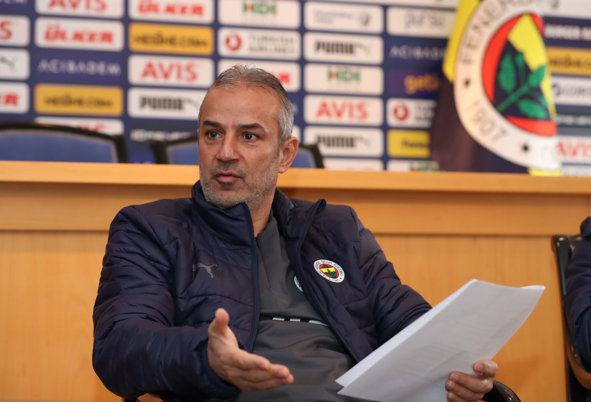 Fenerbahçe Teknik Direktörü İsmail Kartal'dan Mesut Özil yanıtı: Adaletli olma zorunluluğum var