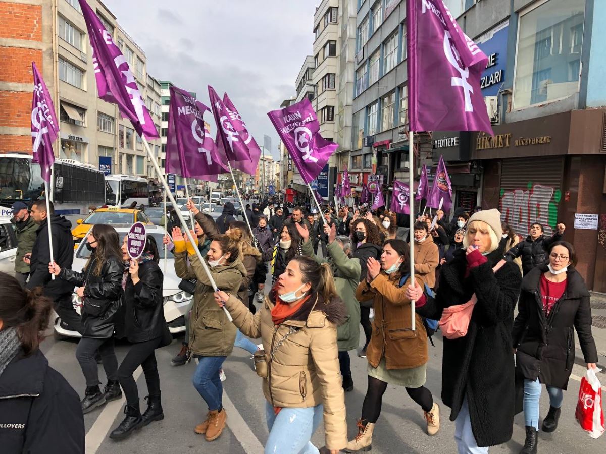 Kadıköy’de 'kadın' eylemi: 'İstanbul Sözleşmesi'ni uygulatacağız'