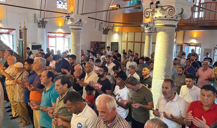Bodrum'da camilerde 'yağmur duası' yapıldı