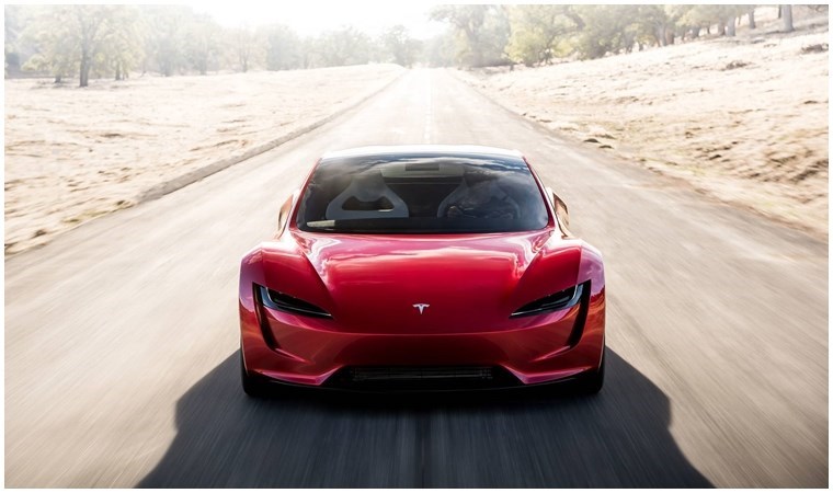 Elon Musk Tesla Roadster için 'Araba değil' dedi! Roketli modelin kanatları olacak mı yanıtladı...