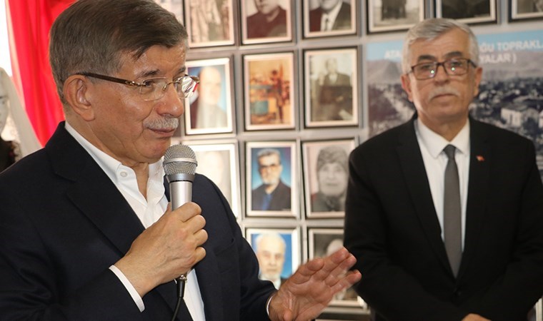 Ahmet Davutoğlu 31 Mart'ı işaret etti: 'Bu şartlarda iktidara bir mesaj vermek lazım'