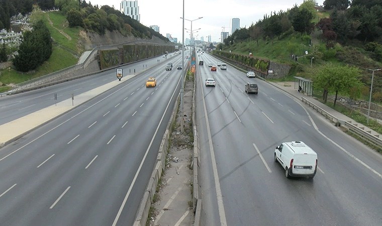 İstanbul'da bayramın ilk gününde yollar boş kaldı