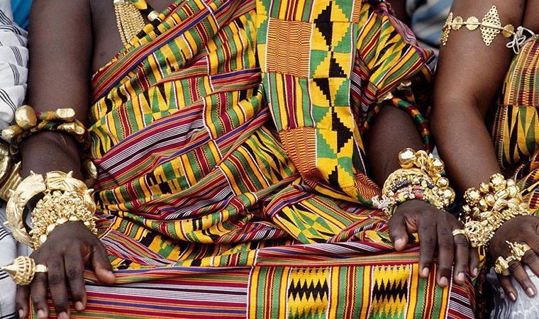 İngiltere, 150 yıl önce yağmalanan Asante mücevherlerini Gana'ya iade etti