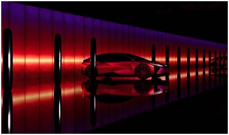 Lexus, Milano Tasarım Haftası'nda otomobil ve sanatı bir araya getirdi...